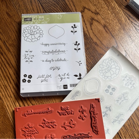 Stampin' Up! So In Love Floral and Sentiment Stamp Set - Picture 1 of 1